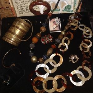 ~AWESOME~ LOT OF VINTAGE JEWELRY ;)~